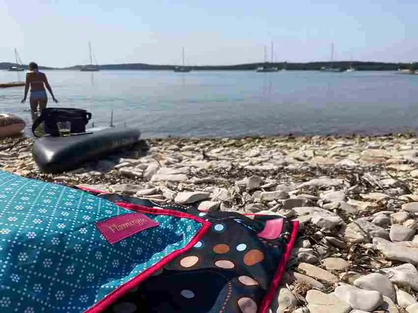 Mata plażowa na kamienistą plażę